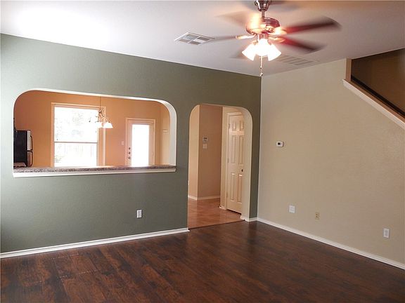4th image of 2108 Rockland Dr