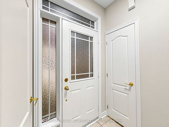 3rd image of 142 Mistywood Cres W