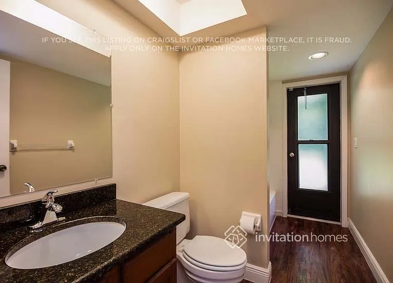 2212 Viscaya Pkwy — Photo 21