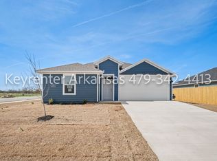 590 Mac St, Prairie Grove, AR 72753