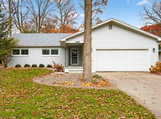 1040 E Moorpark Ave, Appleton, WI 54911
