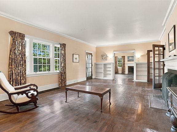 3rd image of 311 Dorseyville Rd