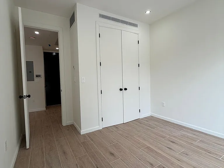 2358 Lorillard Pl #3 — Photo 4