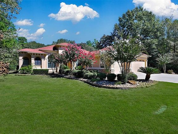 3rd image of 15516 Queen Elizabeth Ct