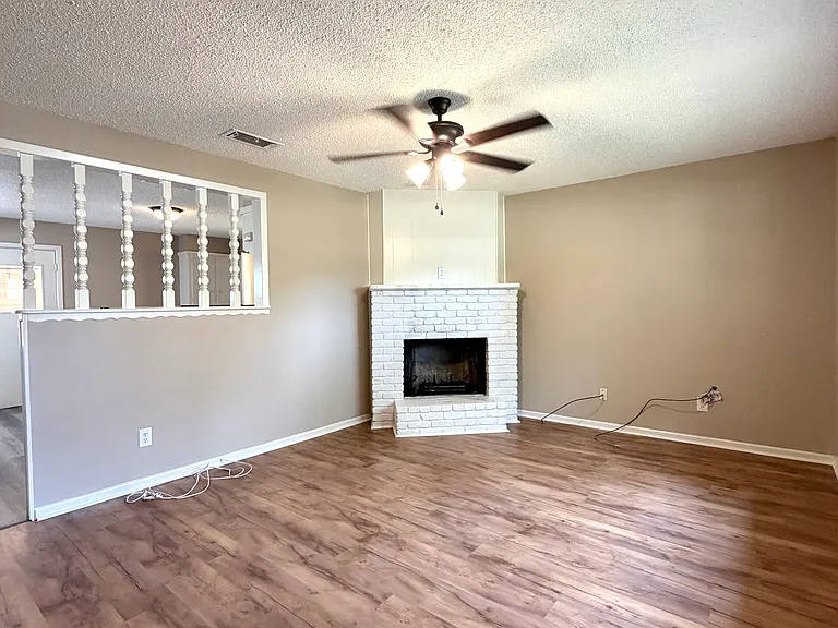 115 Crestwood Dr — Photo 4
