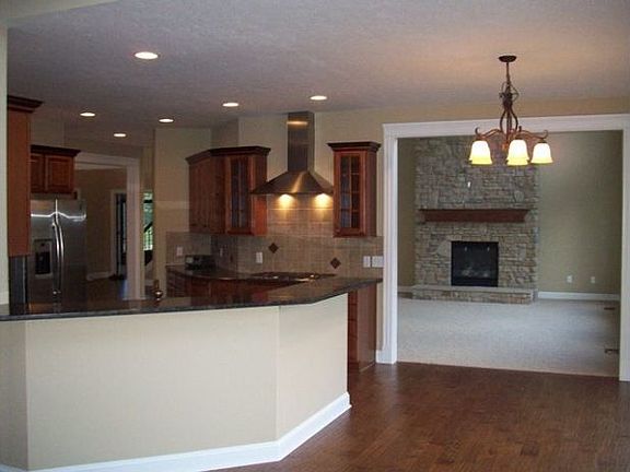 2nd image of 4901 Brookhaven Dr