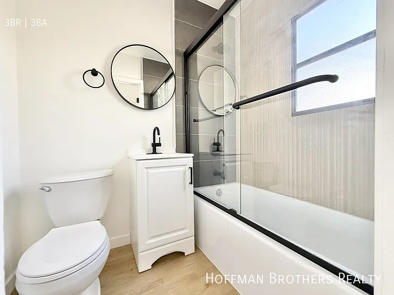 334 N Gardner St — Photo 11