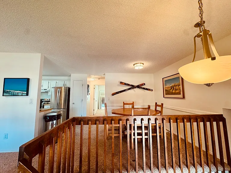 323 S Jefferson Ave — Photo 3