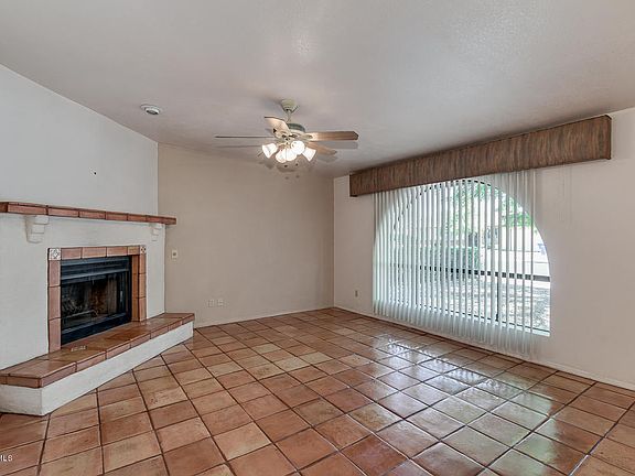 5th image of 3122 E Diamond Ave