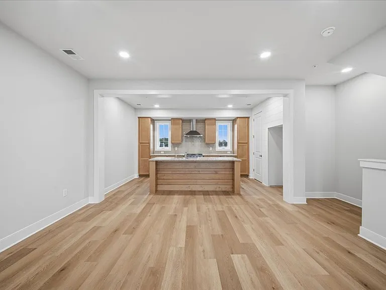 505 Freeman St — Photo 8