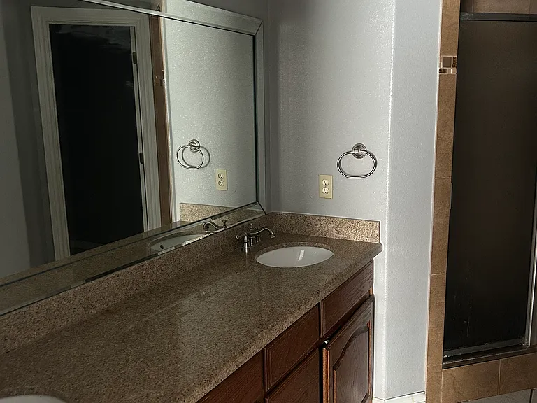 4033 Diego Ln — Photo 19
