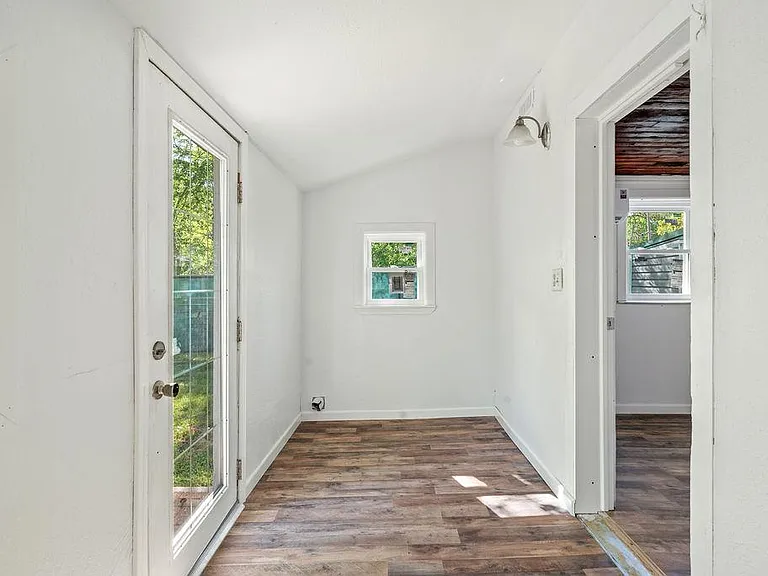 2706 Quincy St — Photo 18