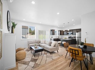 805 E F St UNIT B, Deer Park, WA 99006