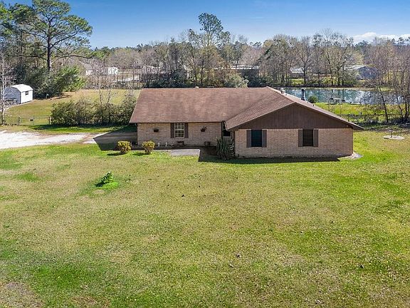 2nd image of 2022 N Park Ln