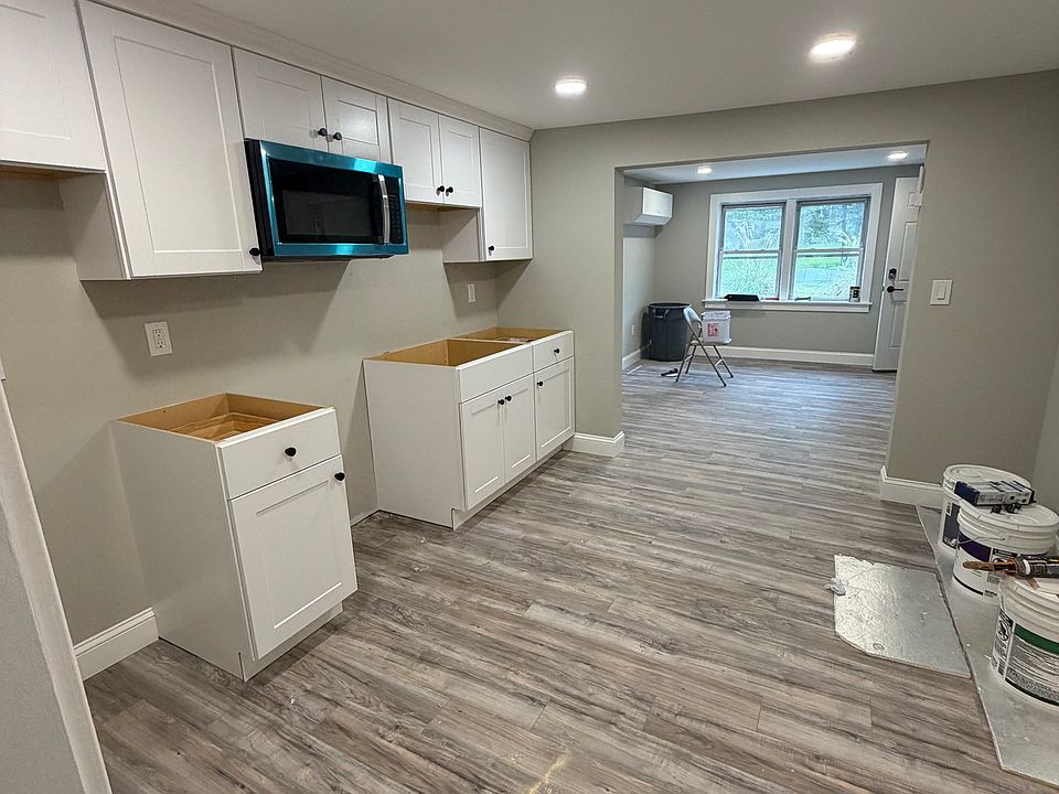 1st image of 27 Phillips Ave #2