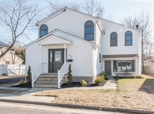 464 Center Ave, Middletown, NJ 07748