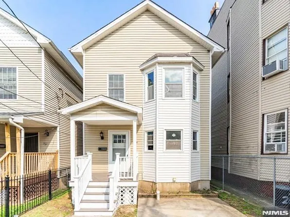 264 Littleton Ave, Newark, NJ 07103