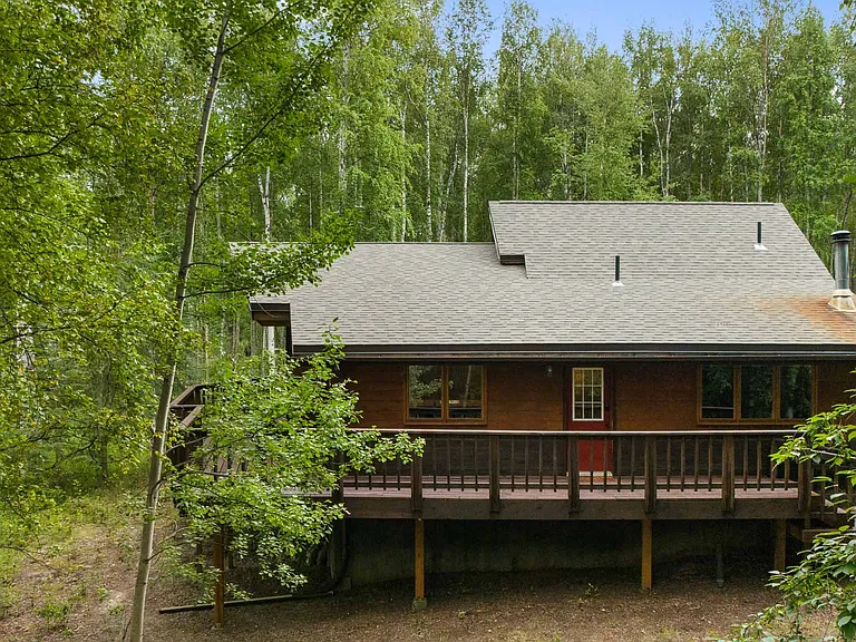 726 Goldfinch Rd — Photo 3