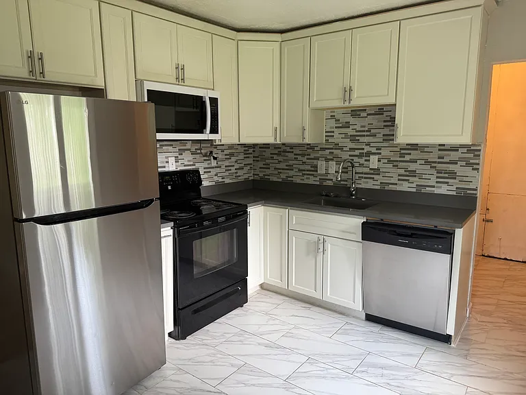 3734 Applewood Dr — Photo 4