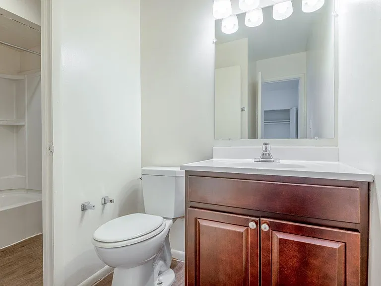 Briarwood Apartments and Townhomes — Photo 13