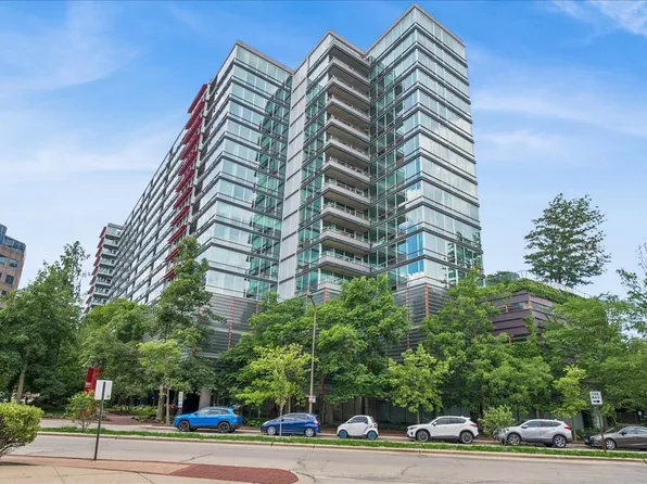 800 Elgin Rd APT 812, Evanston, IL 60201