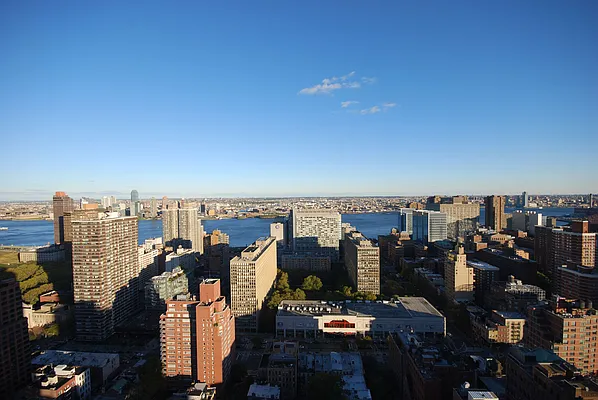 Rented by Luxury Habitat | media 39