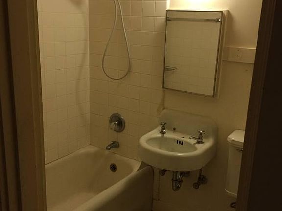 3rd image of 516 Summit Ave E #201