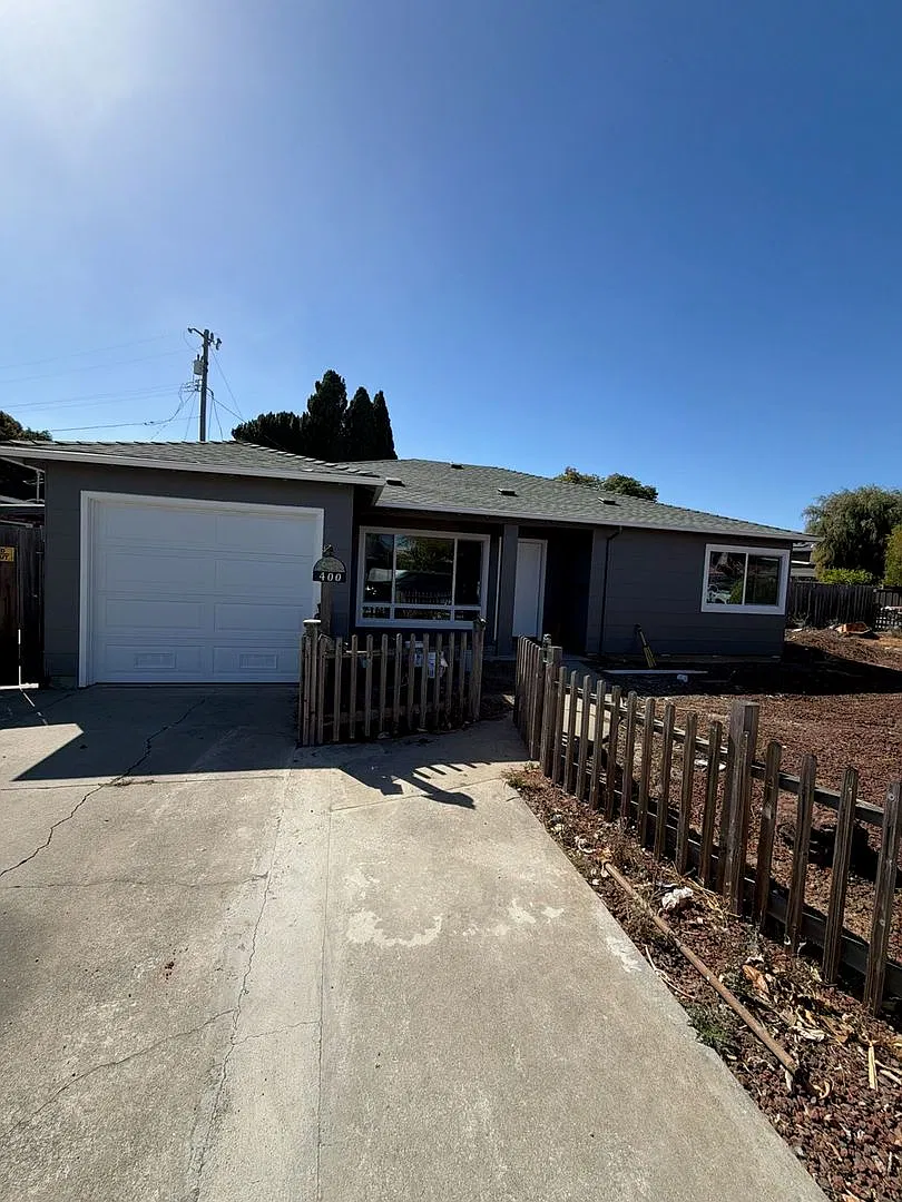 Beautifully Renovated 3-Bedroom, 2-Bathroom Home in San Mateo — Photo 1
