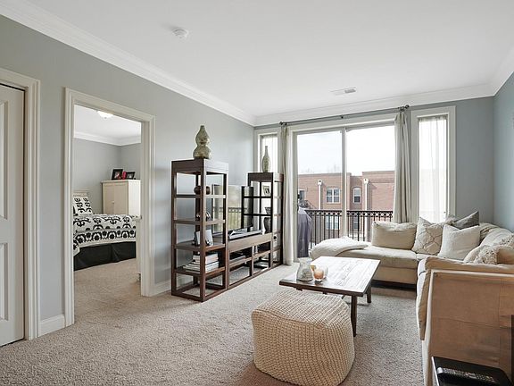 2nd image of 953 Ingleside Ave #302