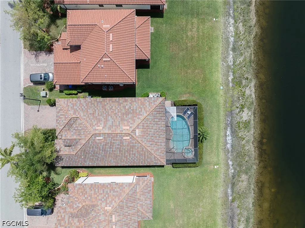 4 bed, 3.0 bath, 2032 sqft, $4,000 — Photo 4