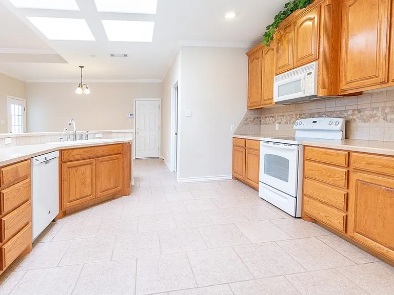 4906 Quartz Ln — Photo 5