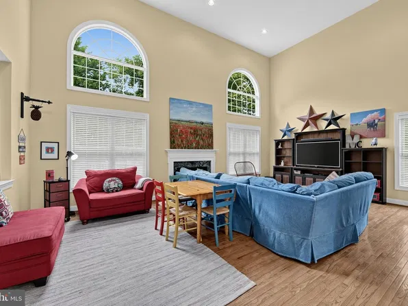 2 Roosevelt Cir, Downingtown, PA 19335