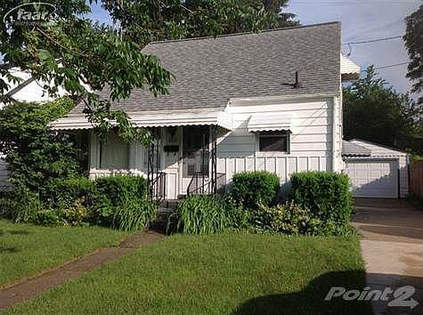 Nicely cared for cape cod home