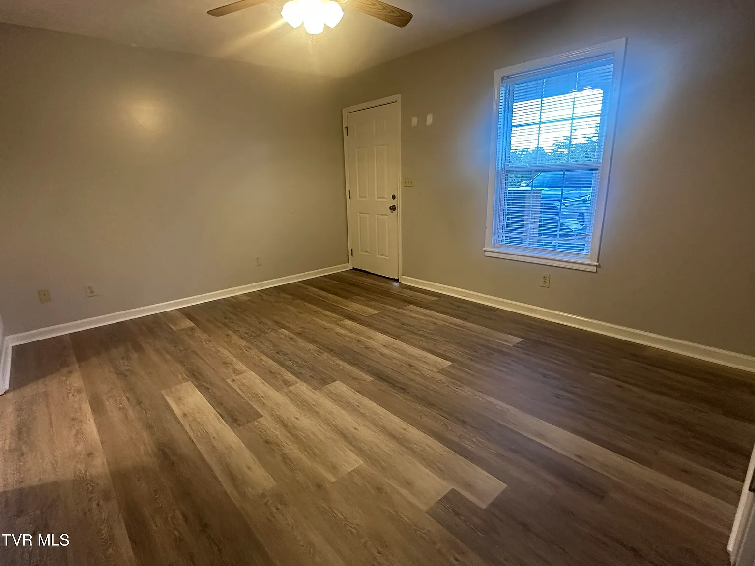 2 bed, 840 sqft, $1,000 — Photo 4
