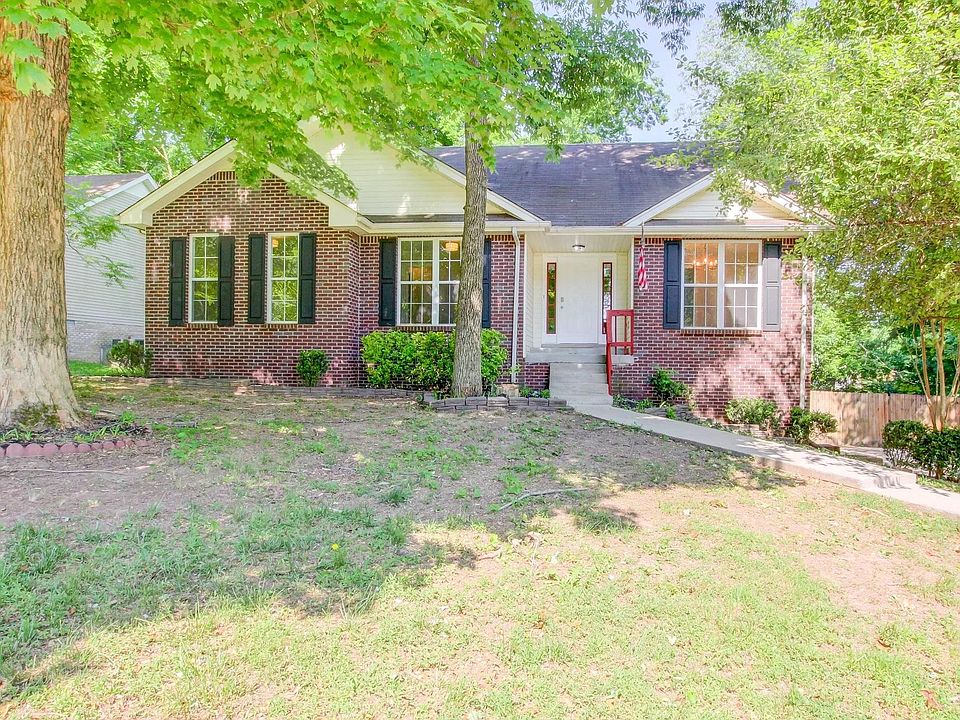 1st image of 1547 Barrywood Cir W