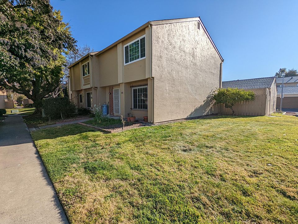 1st image of 4270 Solar Cir
