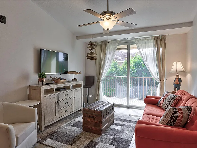 322 Villa Cir #322 — Photo 25