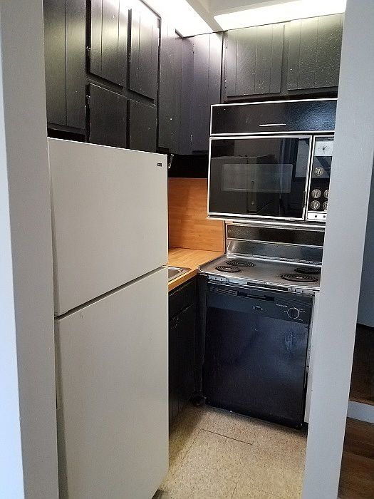 2nd image of 1306 2nd Ave APT 2RN