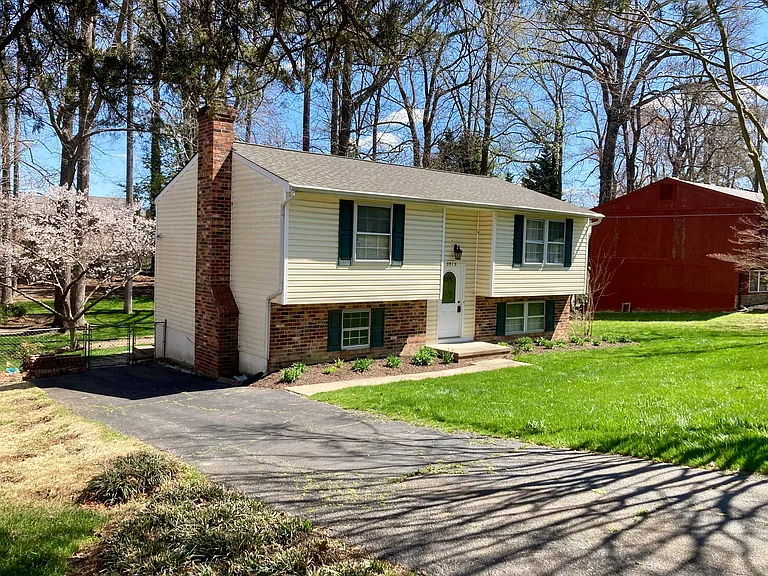 3913 Woodfield Rd — Photo 42