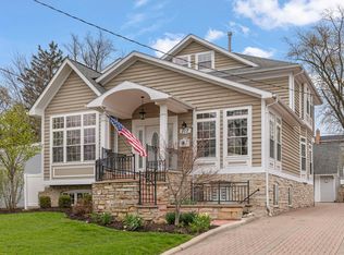 117 N Park Blvd, Glen Ellyn, IL 60137