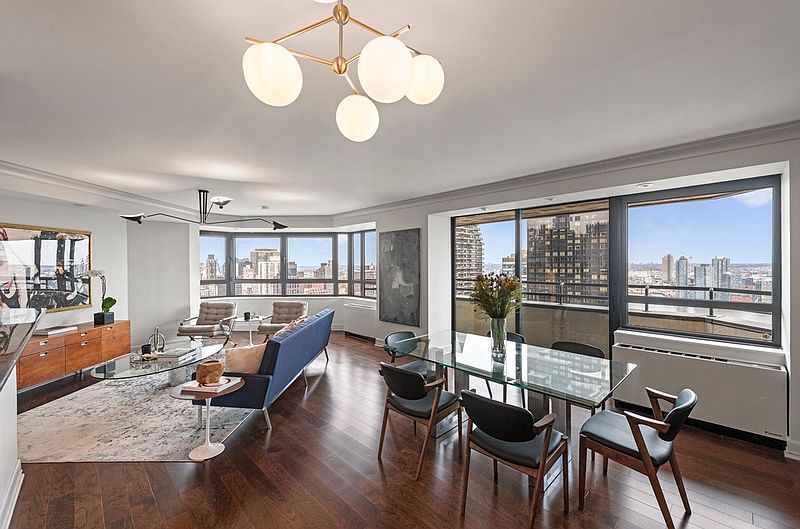 1st image of 240 E 47th St APT 37D