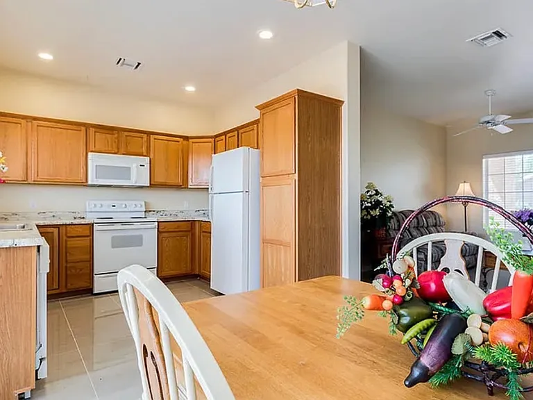 1546 N Mimosa Way — Photo 8