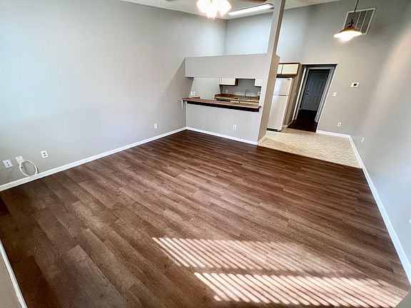 2nd image of 2195 Sandpiper St