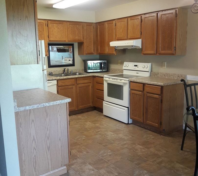 1st image of 3121 W Hood Ave APT E104