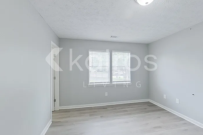 110 Fawn Dr — Photo 16