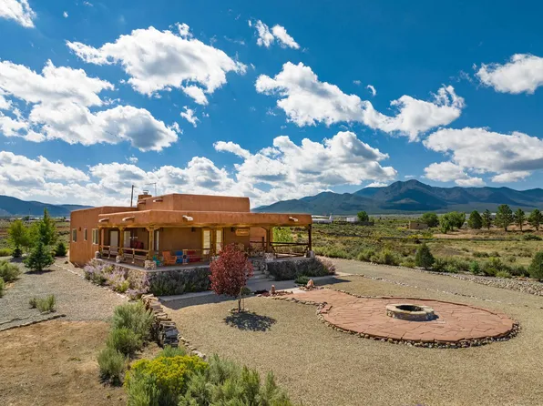 1 La Guardia, Ranchos de Taos, NM 87557