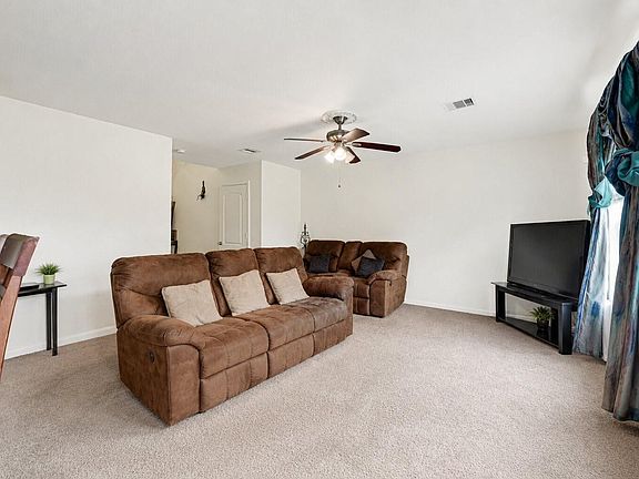 2nd image of 106 Mojave Ln