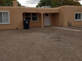 124 65th St NW, Albuquerque, NM 87105