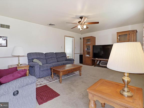 4th image of 497 Crosswinds Dr
