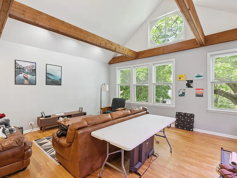2443 N Greenview Ave #2 — Photo 4
